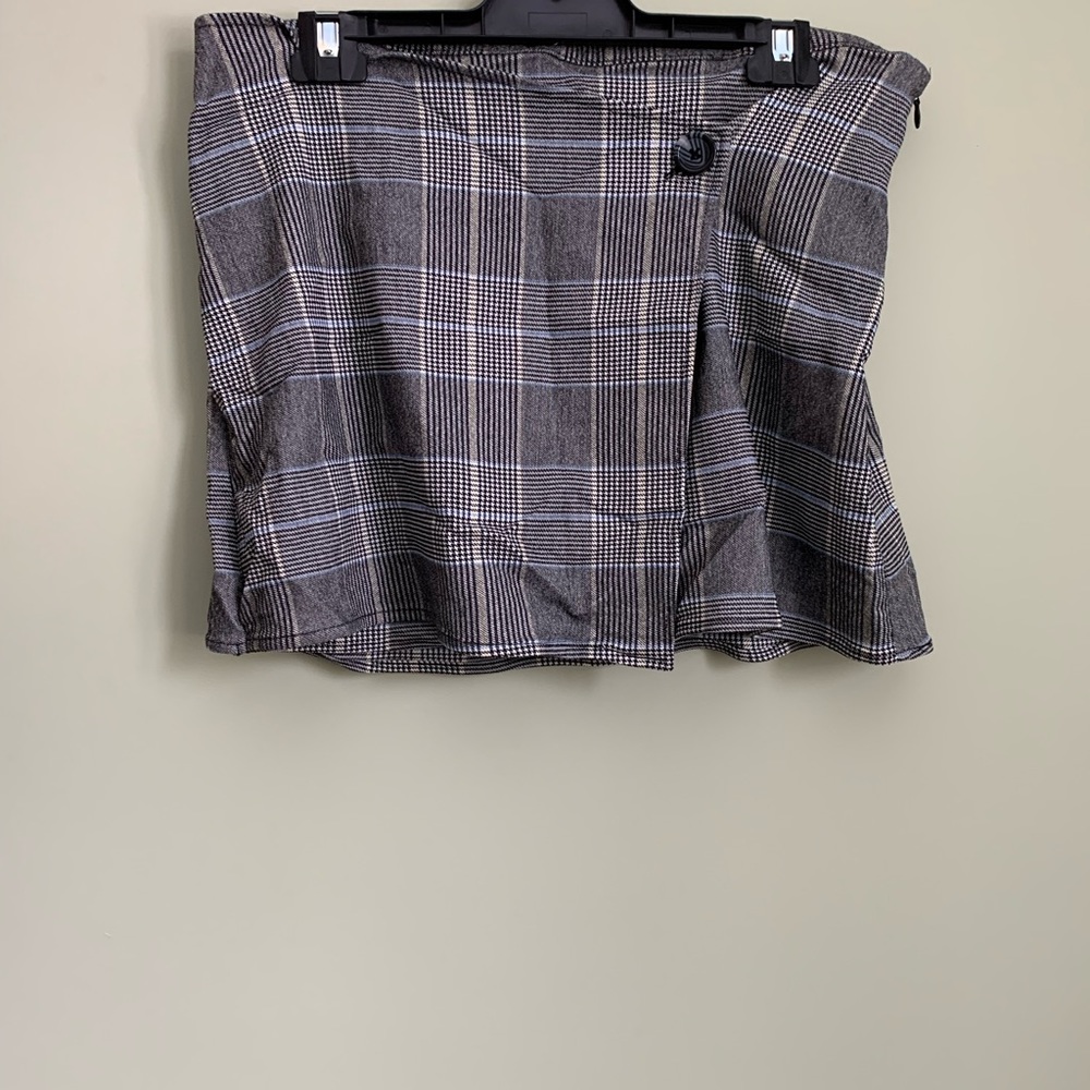 Plaid garage skirt